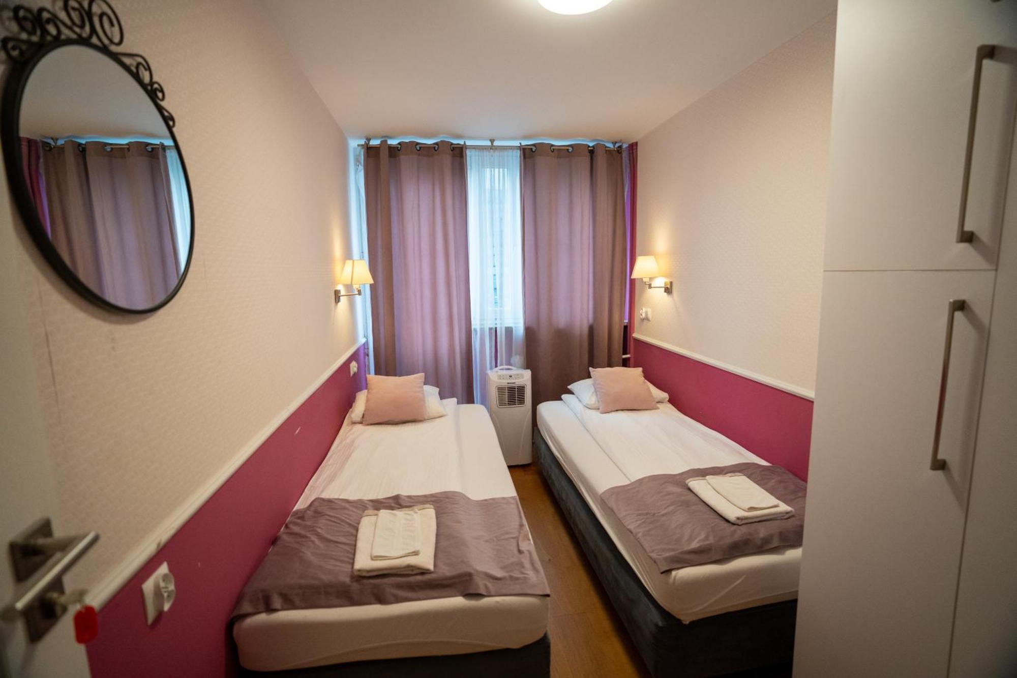 Apartament Hotel Grzybowska 9 Varsovia Exterior foto